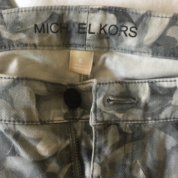 MICHAEL Michael Kors Floral Print Jeans, size 6 - Picture 4 of 4